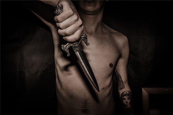 梦见匕首断了是什么意思 梦见匕首断了是什么意思