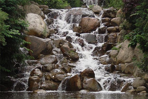 梦见大石阻路是什么意思 梦见大石阻路是什么意思