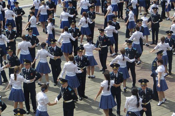 梦见华尔兹是什么意思 梦见华尔兹是什么意思