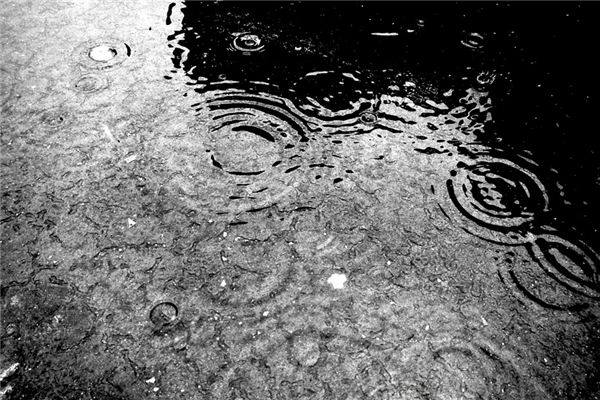 梦见打雷下雨是什么意思 梦见打雷下雨是什么意思