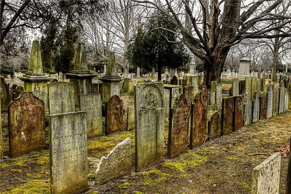 梦见选墓地是什么意思 梦见选墓地是什么意思