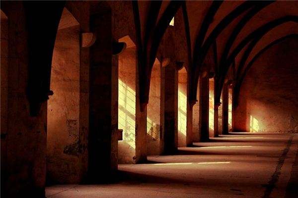 梦见楼道是什么意思 梦见楼道是什么意思