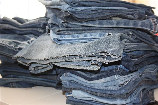 梦见旧衣服是什么意思 梦见旧衣服是什么意思