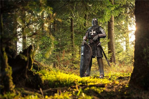 梦见盔甲是什么意思 梦见盔甲是什么意思