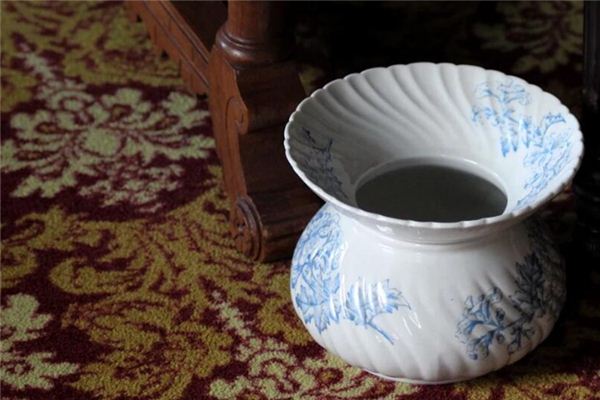 梦见痰盂是什么意思 梦见痰盂是什么意思