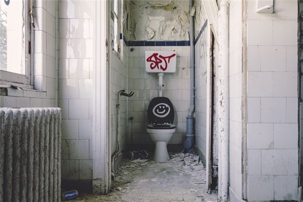 梦见厕所漏水是什么意思 梦见厕所漏水是什么意思