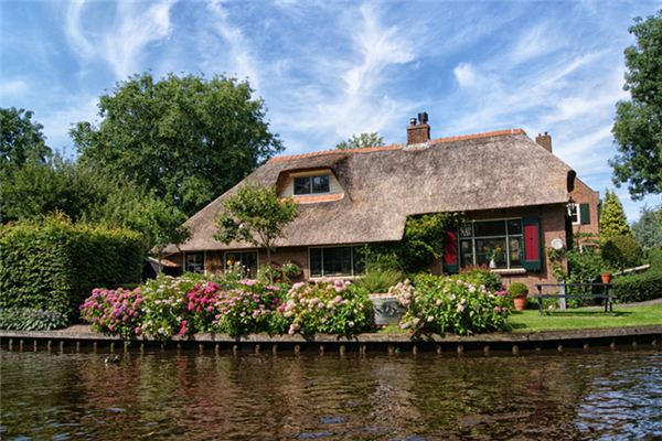 梦见茅草屋是什么意思 梦见茅草屋是什么意思