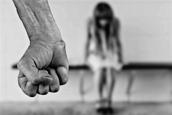 梦见被丈夫打是什么意思 梦见被丈夫打是什么意思