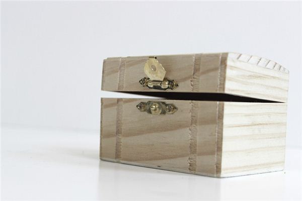 梦见铁箱是什么意思 梦见铁箱是什么意思