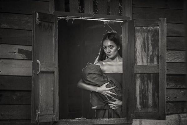 梦见女鬼是什么意思 梦见女鬼是什么意思