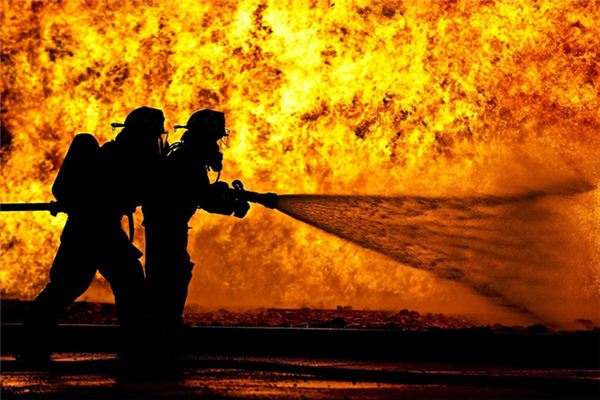 梦见熊熊烈火是什么意思 梦见熊熊烈火是什么意思