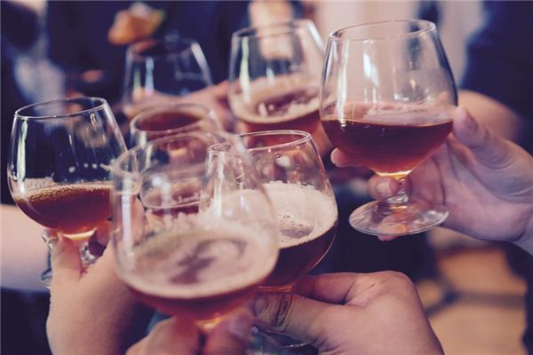 梦见敬酒是什么意思 梦见敬酒是什么意思