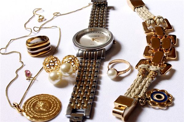 梦见饰品是什么意思 梦见饰品是什么意思