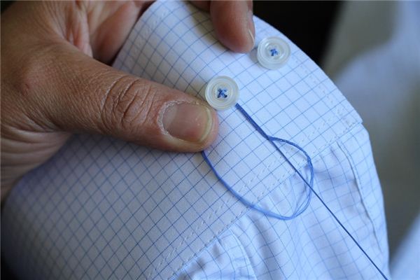 梦见补衣服是什么意思 梦见补衣服是什么意思